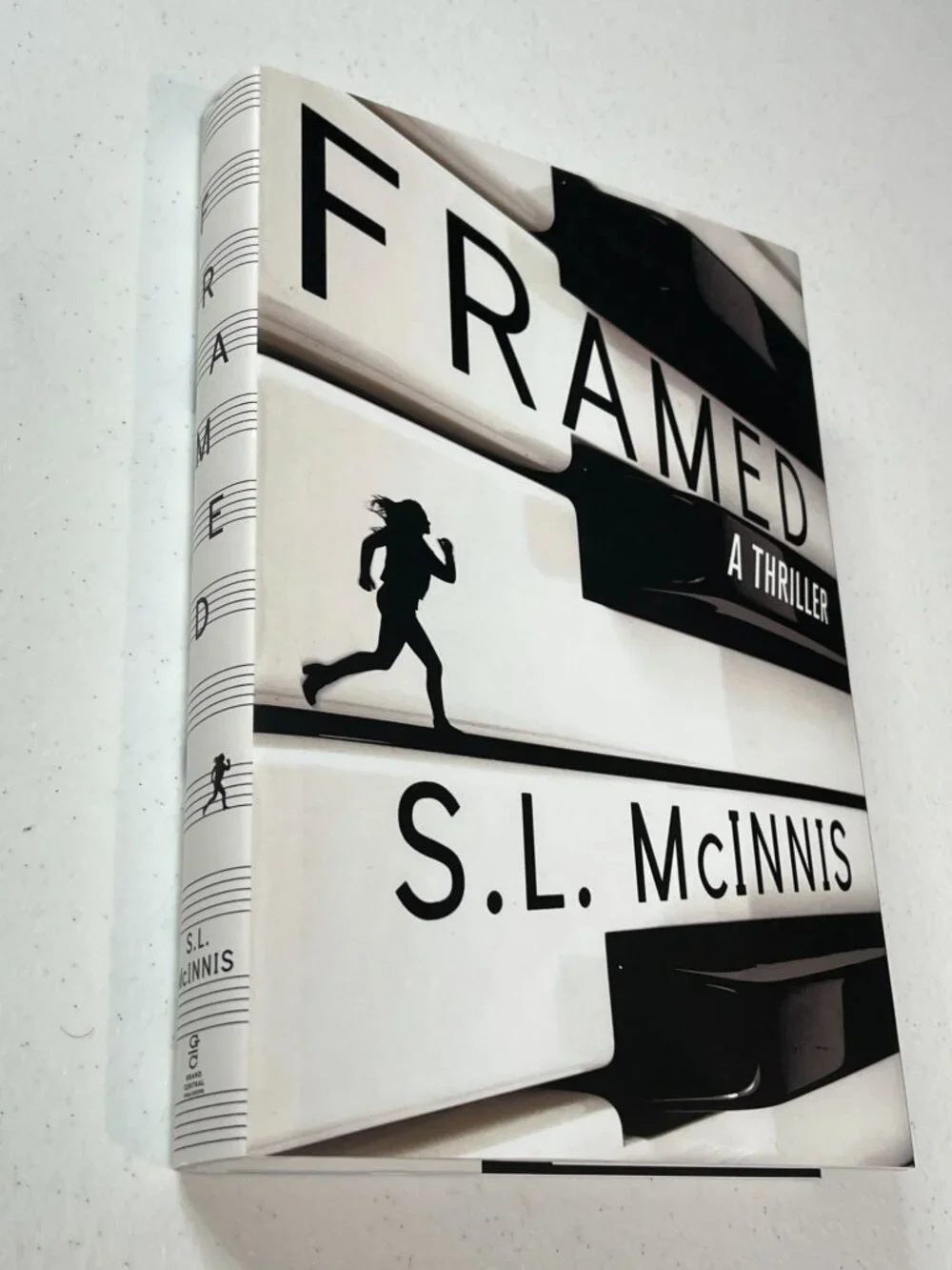 Framed S L McInnis Hardcover Psychological Mystery Thriller Novel